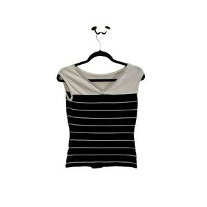 🖤 White House Black Market Ribbed Shell 🖤